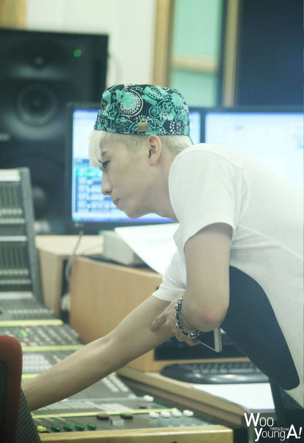 佑荣 woo young