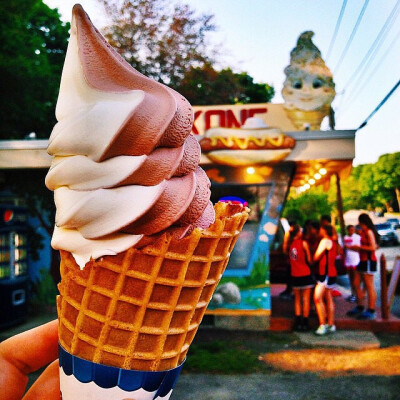 【夏日就要拿着甜筒到处街拍】夏天 冰激凌 雪糕 甜筒 脆皮 icecream