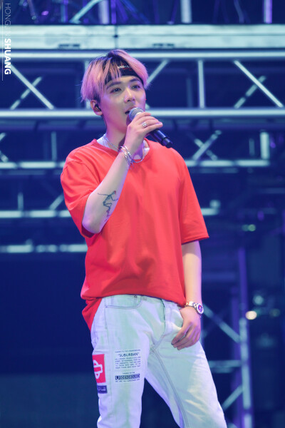 李洪基 #150704 FTISLAND【We Will】in Shanghai cr.logo 这组图拍的小公举好美腻呢~~