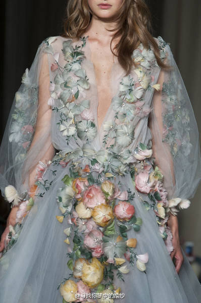 每个女孩都想要。礼服婚纱。范冰冰同款。花团锦簇。