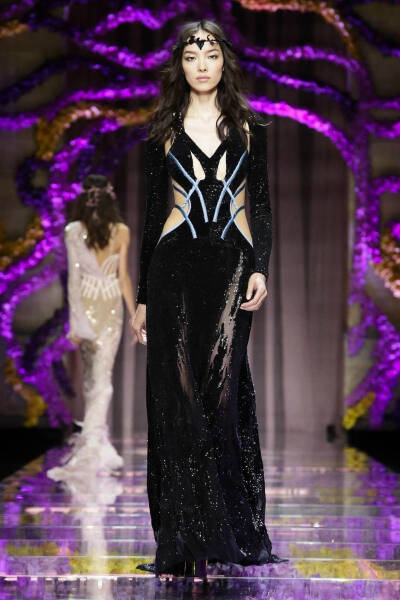 孙菲菲 for Atelier Versace