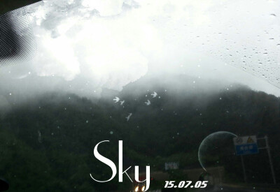 雨，滴滴哒哒下个不停:-I 台风来了，哇哇哇哇哇哇哇哇(&amp;gt;_&amp;lt;) sky,windy,rainy duang~P图君