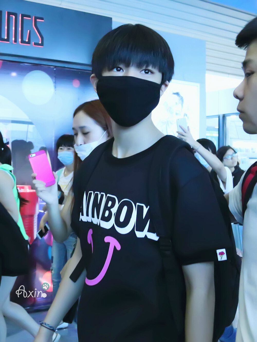 #王俊凯# #TFBOYS王俊凯# #TFBOYS# 150702 重庆至北京 cr：AAAA-AXIN