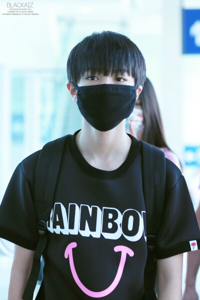 #王俊凯# #TFBOYS王俊凯# #TFBOYS# 150702 重庆至北京 cr：黑桃KAI仔