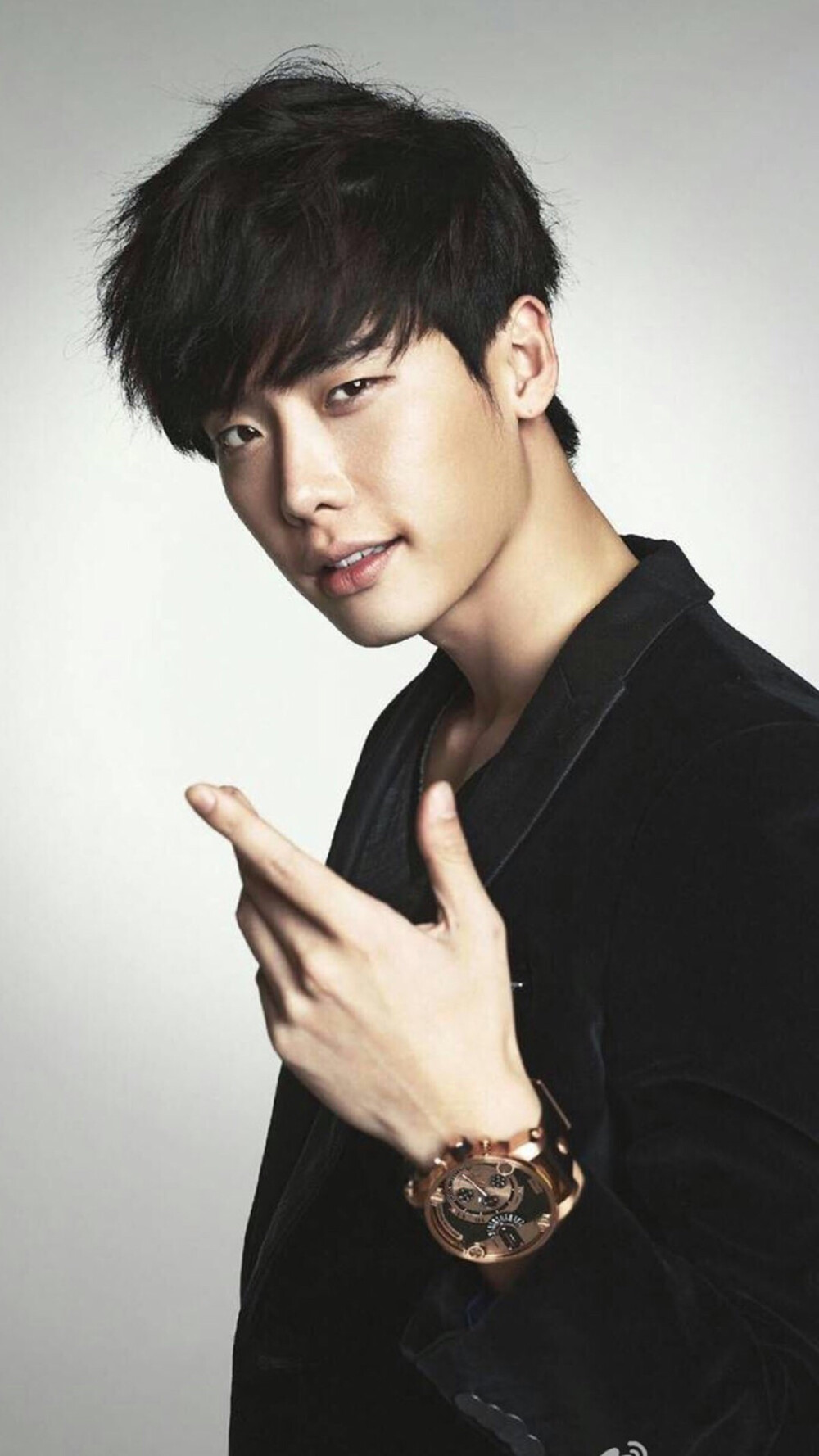 LEEJONGSUK