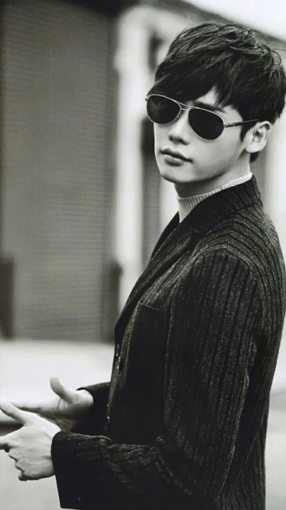 LEEJONGSUK