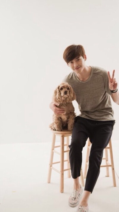 LEEJONGSUK