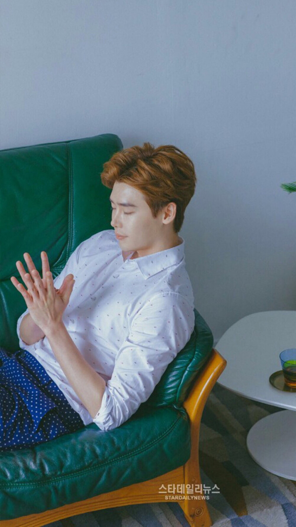 LEEJONGSUK