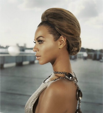 Beyonce 美美的侧面