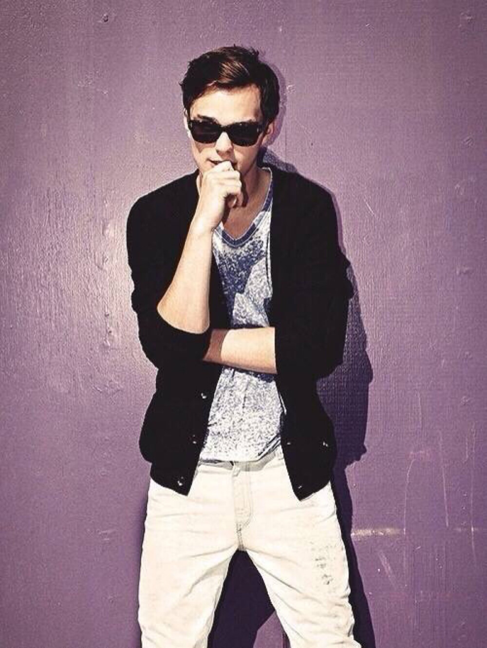 尼古拉斯·霍尔特（Nicholas Hoult），1989年12月7日出生于英国伯克希尔沃金厄姆，英国男演员。