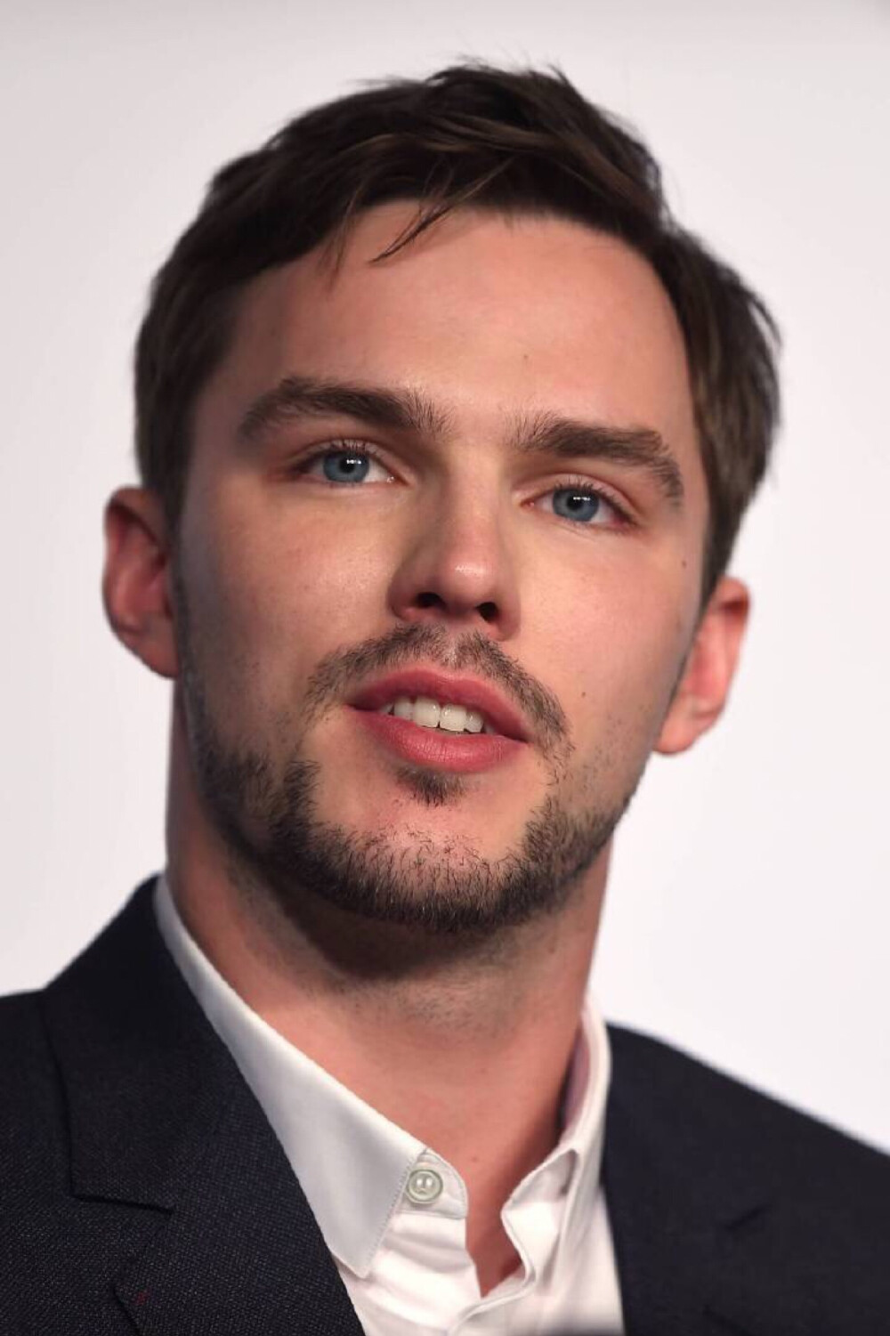 尼古拉斯·霍尔特（Nicholas Hoult），1989年12月7日出生于英国伯克希尔沃金厄姆，英国男演员。