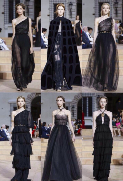 Haute Couture Fall/Winter 2015 (FULLCOLLECTION) - 选址“永恒之城”罗马进行秋冬高级定制系列发布的Valentino用做工精细衣料考究的作品讲述着关于古罗马的优雅故事,服装工艺自无须多说,单是品牌设计发展的走势已…