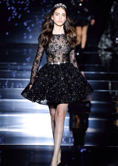 【衣睹为快时装周】Runway。Zuhair Murad Fall 2015 Couture。 夜空中的繁星。 华服霓裳 服饰风尚 黎巴嫩