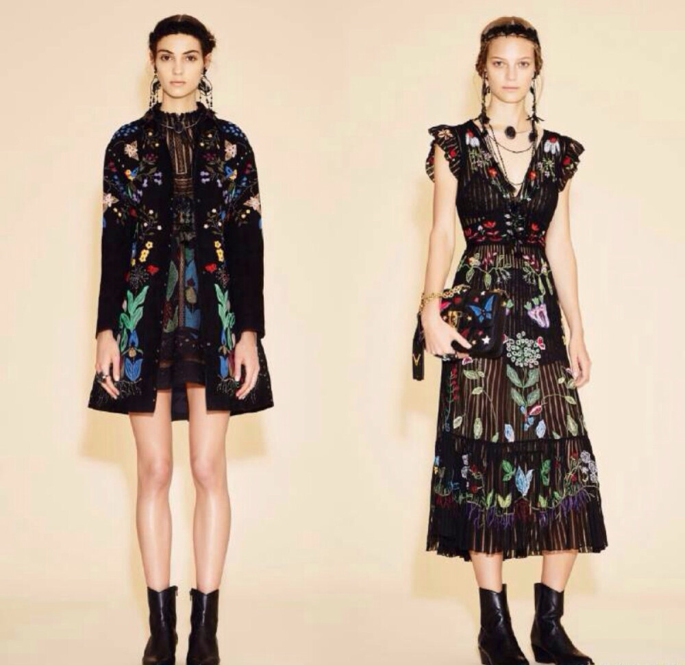 Valentino Resort 2016 (Part 2). 从著名时尚作家Diana Vreeland“眼睛旅行”的观点出发,Valentino不断在仙女风格中融入更多地域特征的细节,比如2016早春度假中不但有美洲部落图案,动物花草图案与非洲地图,来自东方的龙也在街头感的机车外套上方表现了出来.而仙裙与这样街头化单品的组合,也变得更有趣.