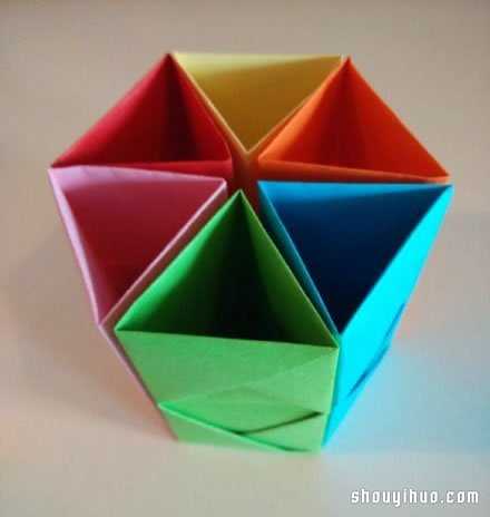 EXO笔筒的折法 折纸制作多彩笔筒图解教程