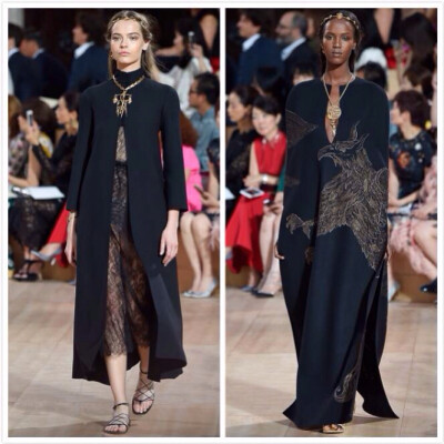 Valentino Fall 2015 Couture——金色的项链、发饰把黑色点缀的复古而别致