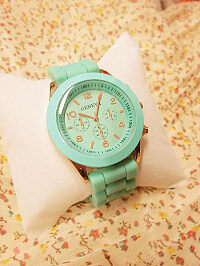 有一种淡淡的颜色叫薄荷绿,就像它的名字一样,清透甜美!