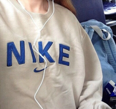 NIKE