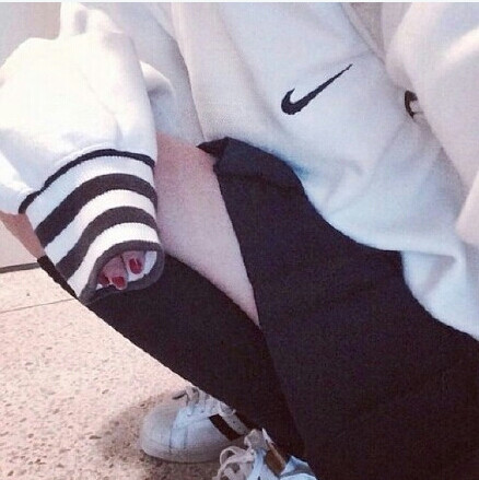 NIKE