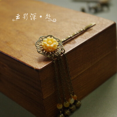 【摇曳】多层花铃铛流苏边夹——云影深处。淘宝地址：http://item.taobao.com/item.htm?id=42594877477