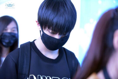 #王俊凯# #TFBOYS王俊凯# 图cr：logo