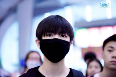 #王俊凯# #TFBOYS王俊凯# 图cr：logo