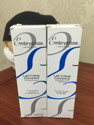 &amp;lt;法国韩国时尚买手&amp;gt;Embryolisse 保湿妆前隔离霜148rmb 法国明星产品.国内很多彩妆节目都有推荐.妆前使用或与粉底液混合使用，控油，防止起皮. 白色乳状，适合敏感肌肤，无香精.