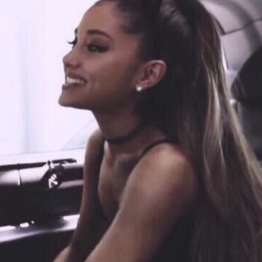 Ariana Grande.