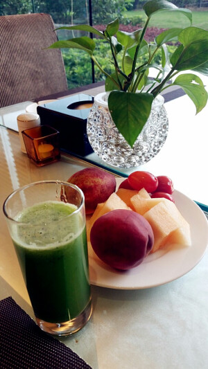 一杯鲜榨青瓜汁