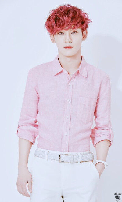  【EXO写真调色版 金钟大Chen】 壁纸 韩流 明星 帅哥 服饰 《我的邻居是EXO》《In The Heights 身在高地》