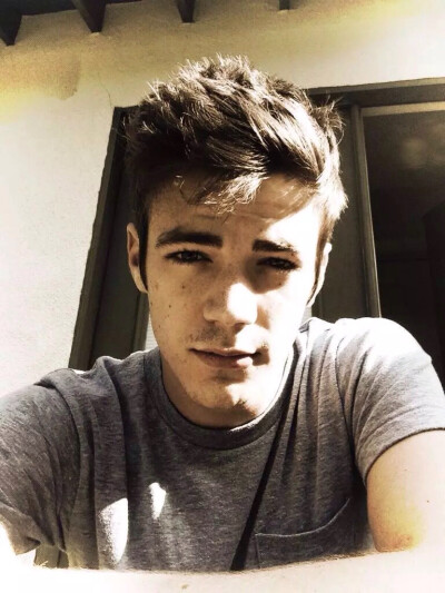 Grant Gustin by维尼