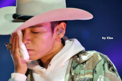 bigbang TOP 长痘痘了