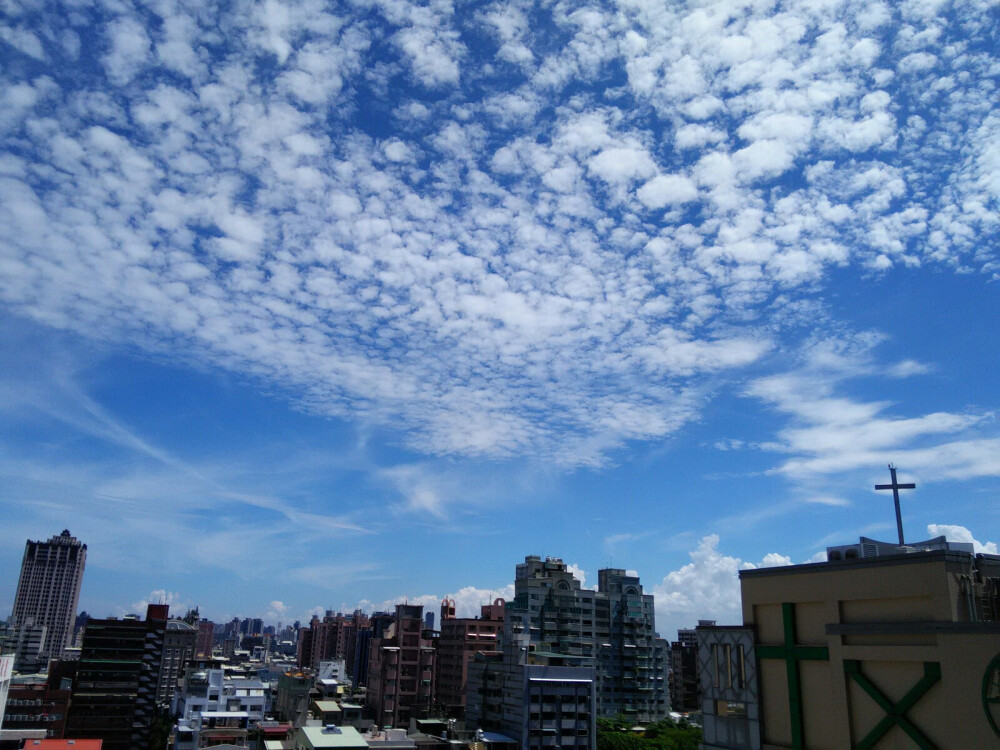 陽臺外。空