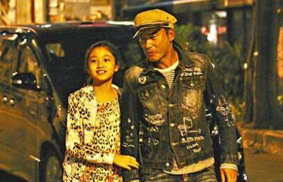 任达华的女儿 可爱！