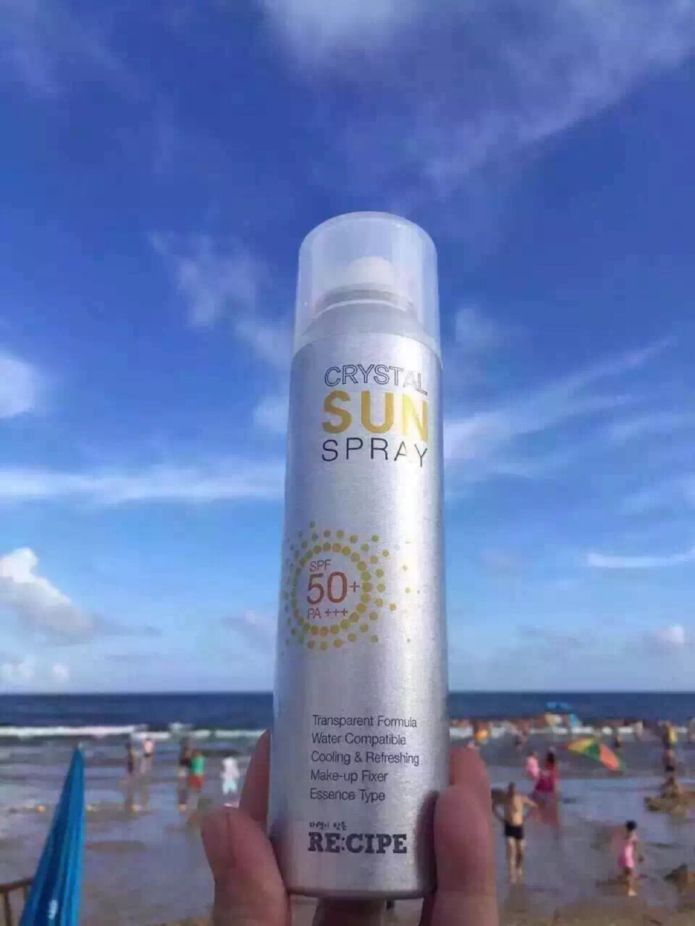 【超火爆的防晒喷雾哦】韩国 RE:CIPE水晶防晒保湿喷雾SPF50肤感极致清爽?比水更透?且独有的不易与汗水融合和速干耐汗的特质 ?即使是炎热的夏天?也能使防晒成分持久不脱落，不会因厚重的防晒产品“流白汗”。2015年专业防晒品的新趋势↗?就是要更轻，更透，甚至无存在感～?