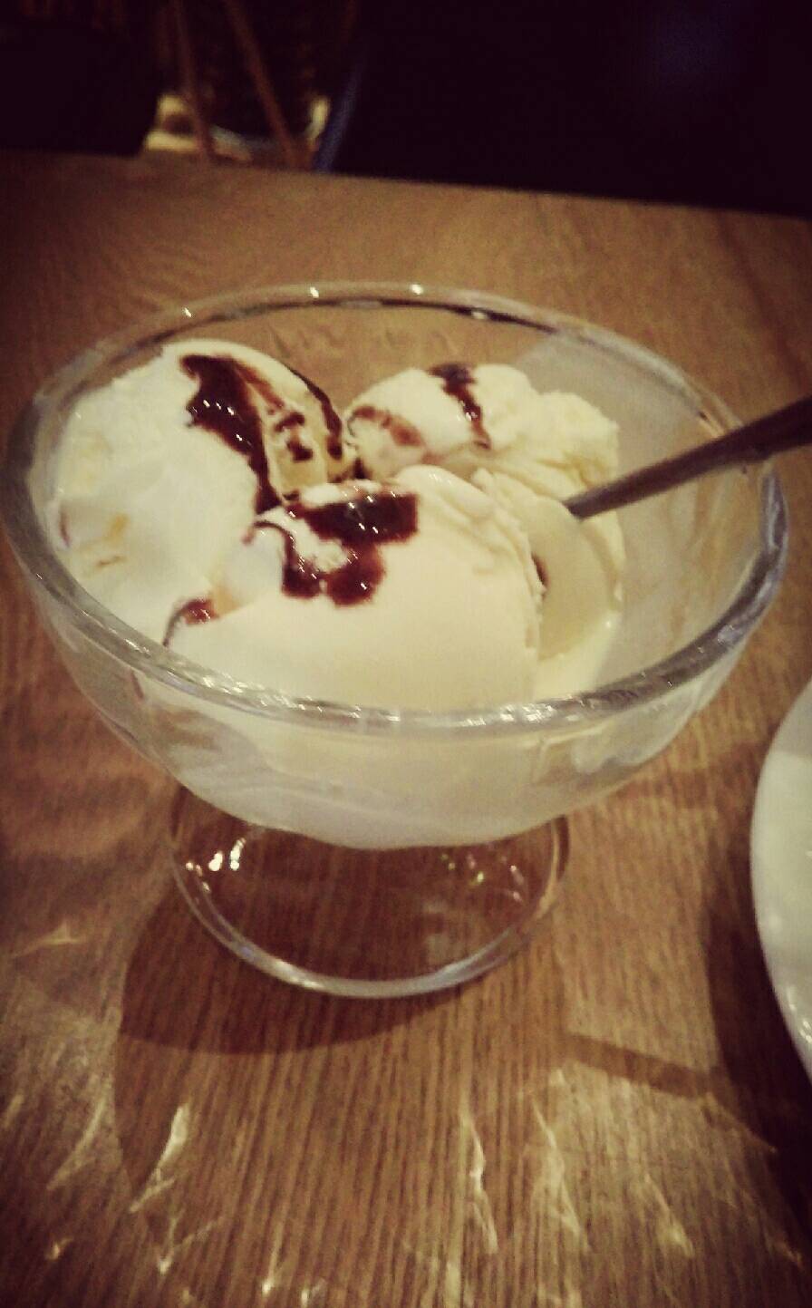 冰淇淋，榴莲味的≡￣﹏￣≡