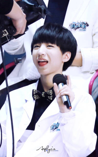 喵喵看镜头哈。TFBOYS王俊凯【图cr.logo】