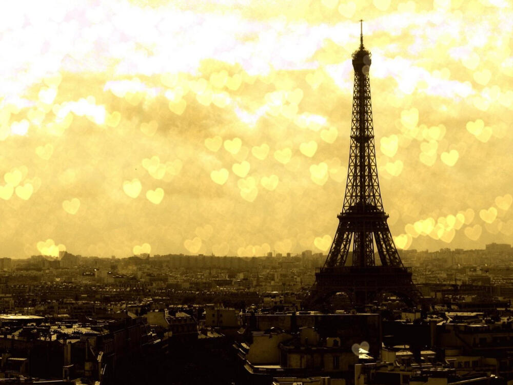 巴黎的铁塔在思绪丿