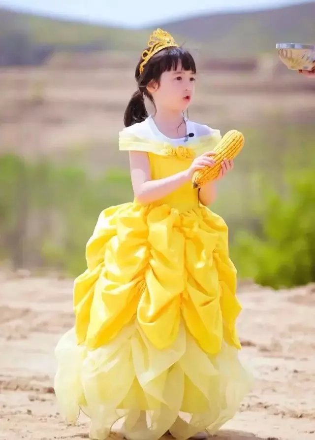 (๑• . •๑)夏天(๑• . •๑)