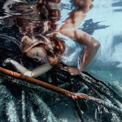 俄罗斯摄影师 Elena＃水下系列＃ 个人觉得唯美的照片