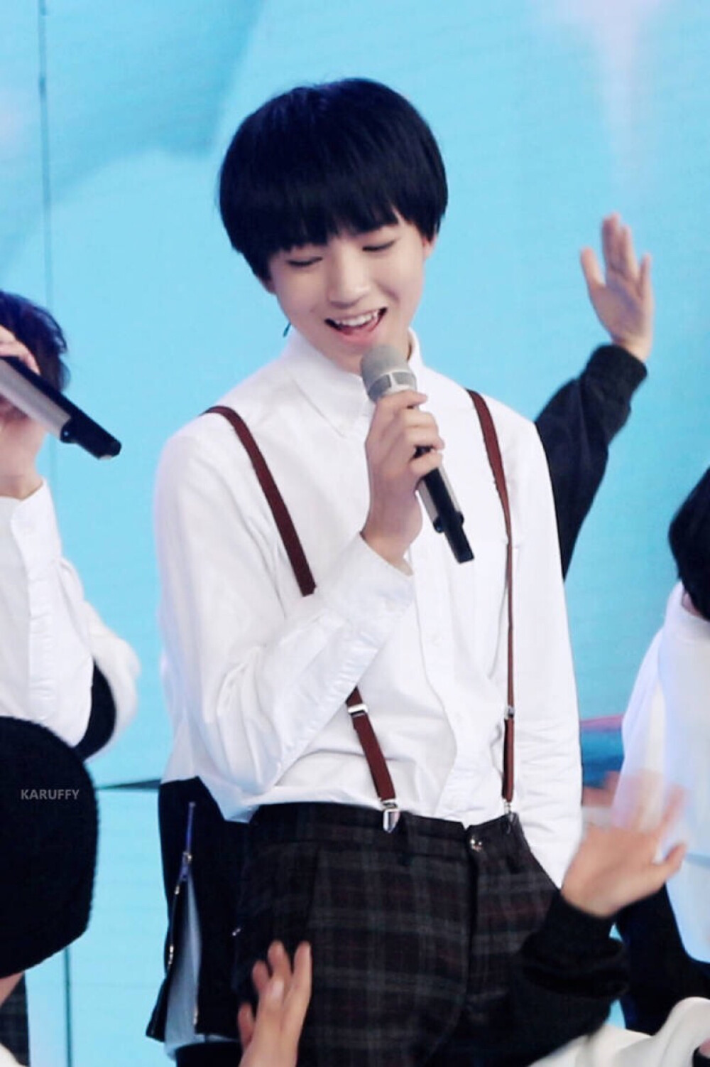 #王俊凯##TFBOYS王俊凯#王俊凯真的太过美好。crlogo