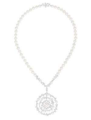 &amp;quot;Spirale&amp;quot;项链 白18K金镶嵌193颗总重5.8克拉的明亮式切割钻石，1颗枕形切割钻石以及65颗日本养珠