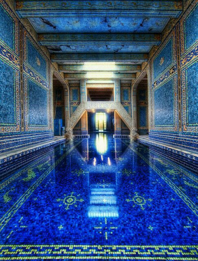 最棒的室内游泳池— 赫斯特城堡，圣西蒙，加利福尼亚州 The hearst castle, san simeon, California