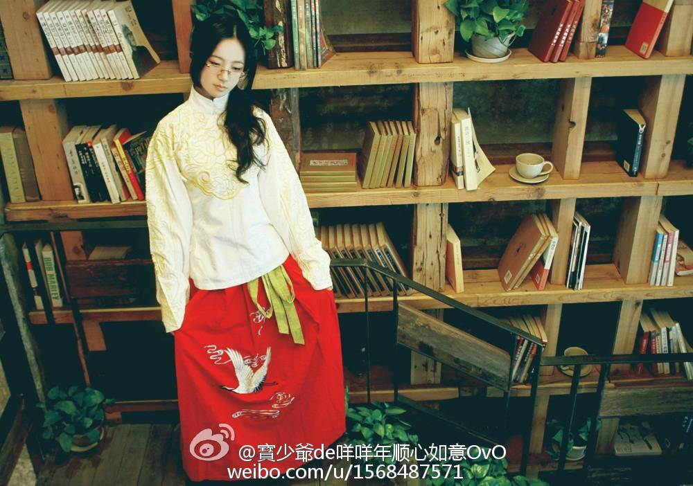 汉服 袄裙 ［汉服美图 汉服摄影 形制 古风摄影 古风美图 古风 汉家衣裳 同袍 ］