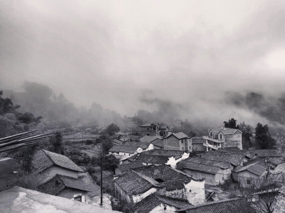 烟雨山村