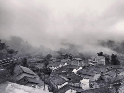 烟雨山村