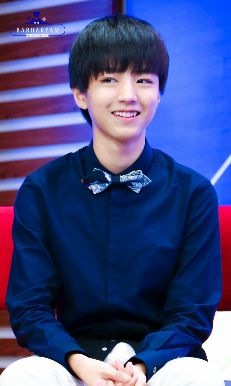 TFBOYS王俊凯 普通好看只是普通好看，不及王俊凯。CR LOGO