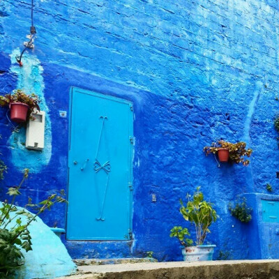 摩洛哥老城Chefchaouen。努力赚钱，大家组团去可好