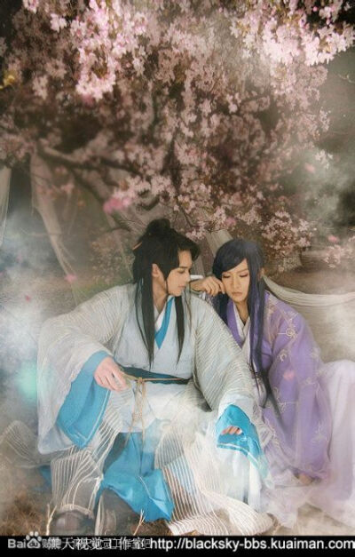 梦是用来做什么的？就是亲不敢亲的双唇，解不敢解的衣衫。 做神仙绝对不能做的事情。就算被玉帝一道天闪打成飞灰也值了。 虽然是梦也没有什么遗憾了。