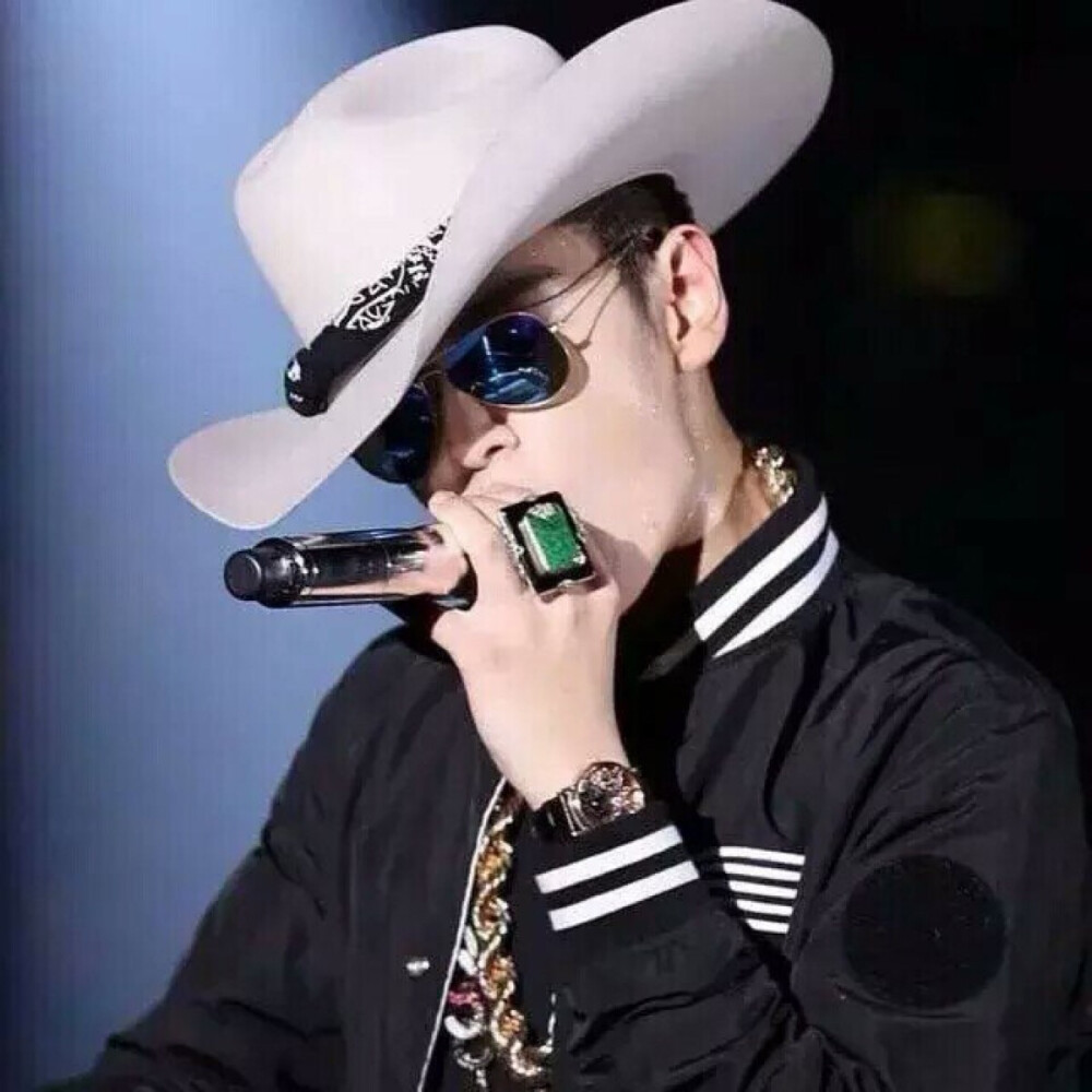 Bigbang禽兽rapper崔胜贤TOP 崔三岁
